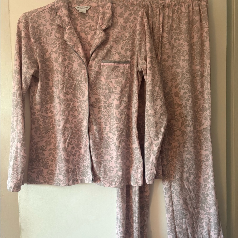 Liz Claiborne Pink and Gray Floral Pajama Set - Size Small